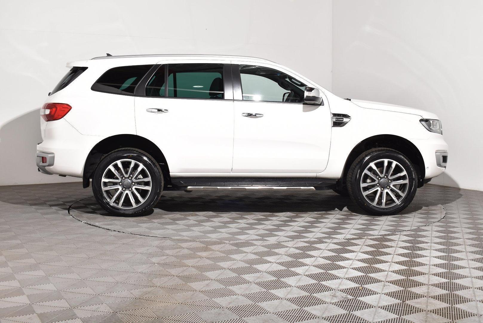 2022 Ford Everest Titanium — photo 9