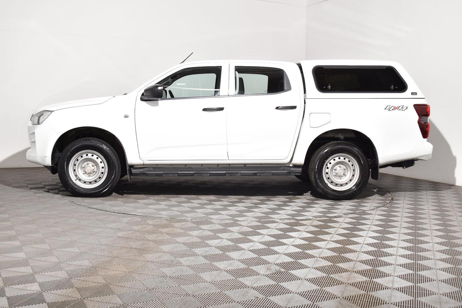 2022 Isuzu D-MAX SX — photo 11