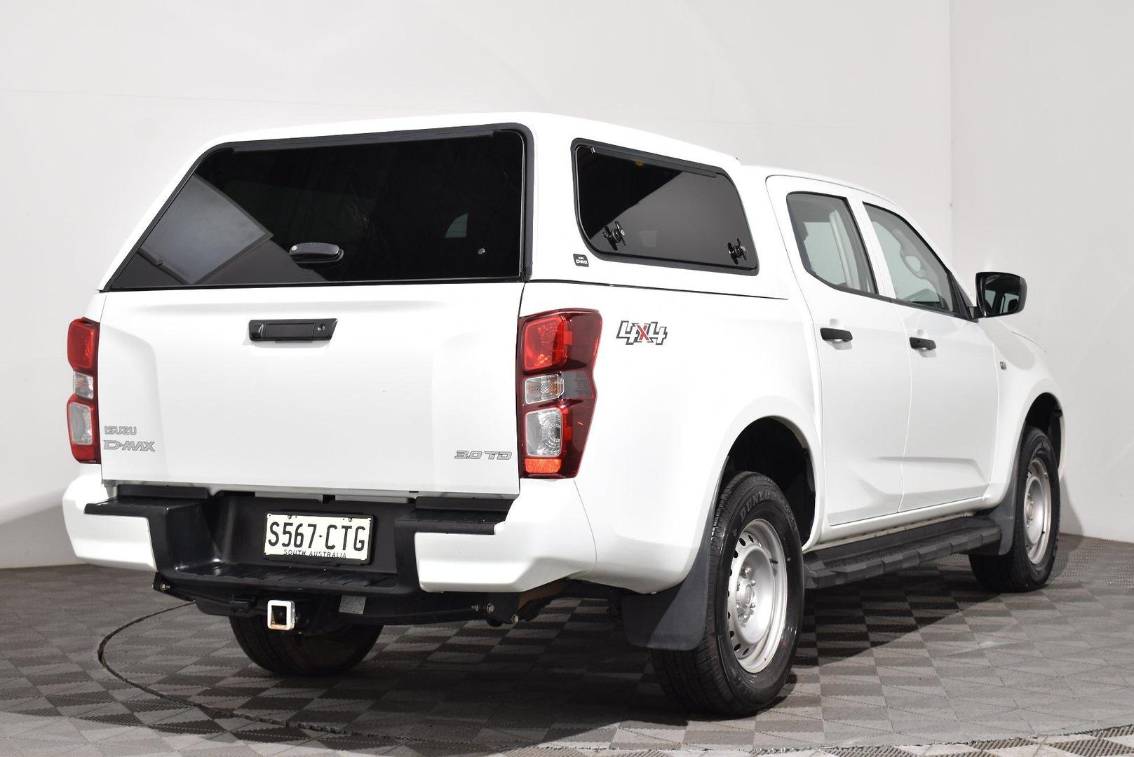 2022 Isuzu D-MAX SX — photo 14