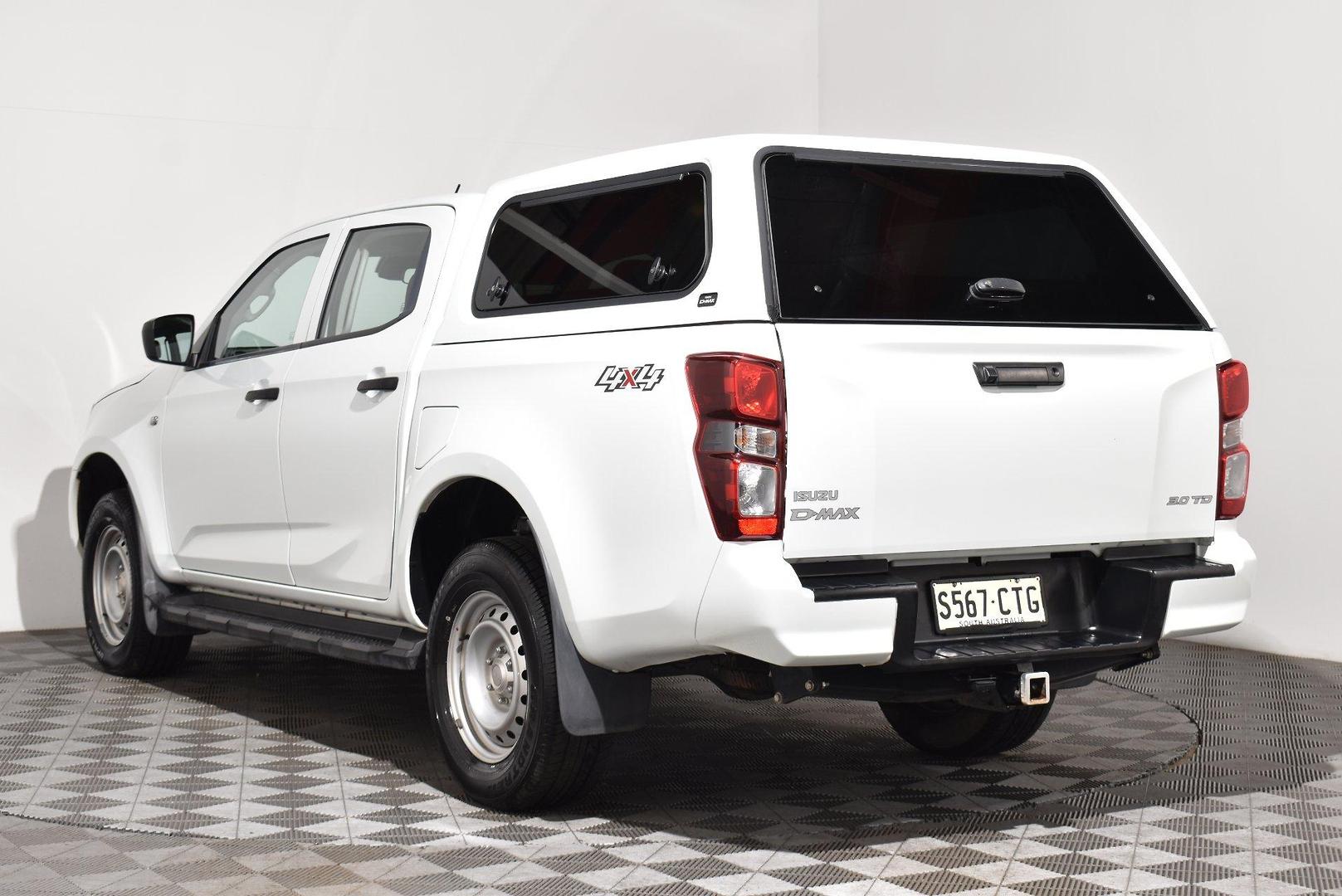 2022 Isuzu D-MAX SX — photo 2