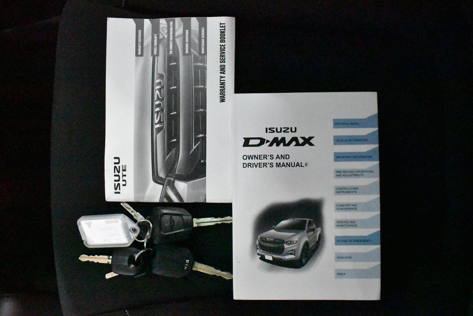 2022 Isuzu D-MAX SX — photo 25
