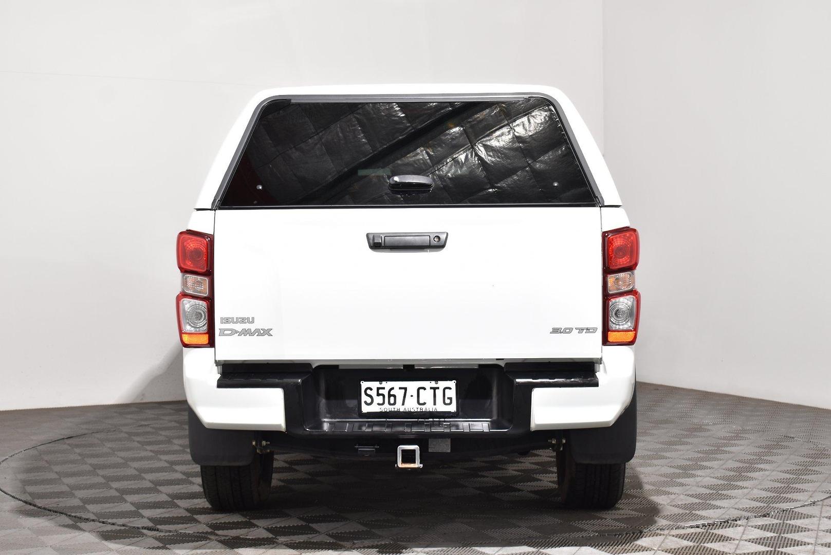 2022 Isuzu D-MAX SX — photo 4