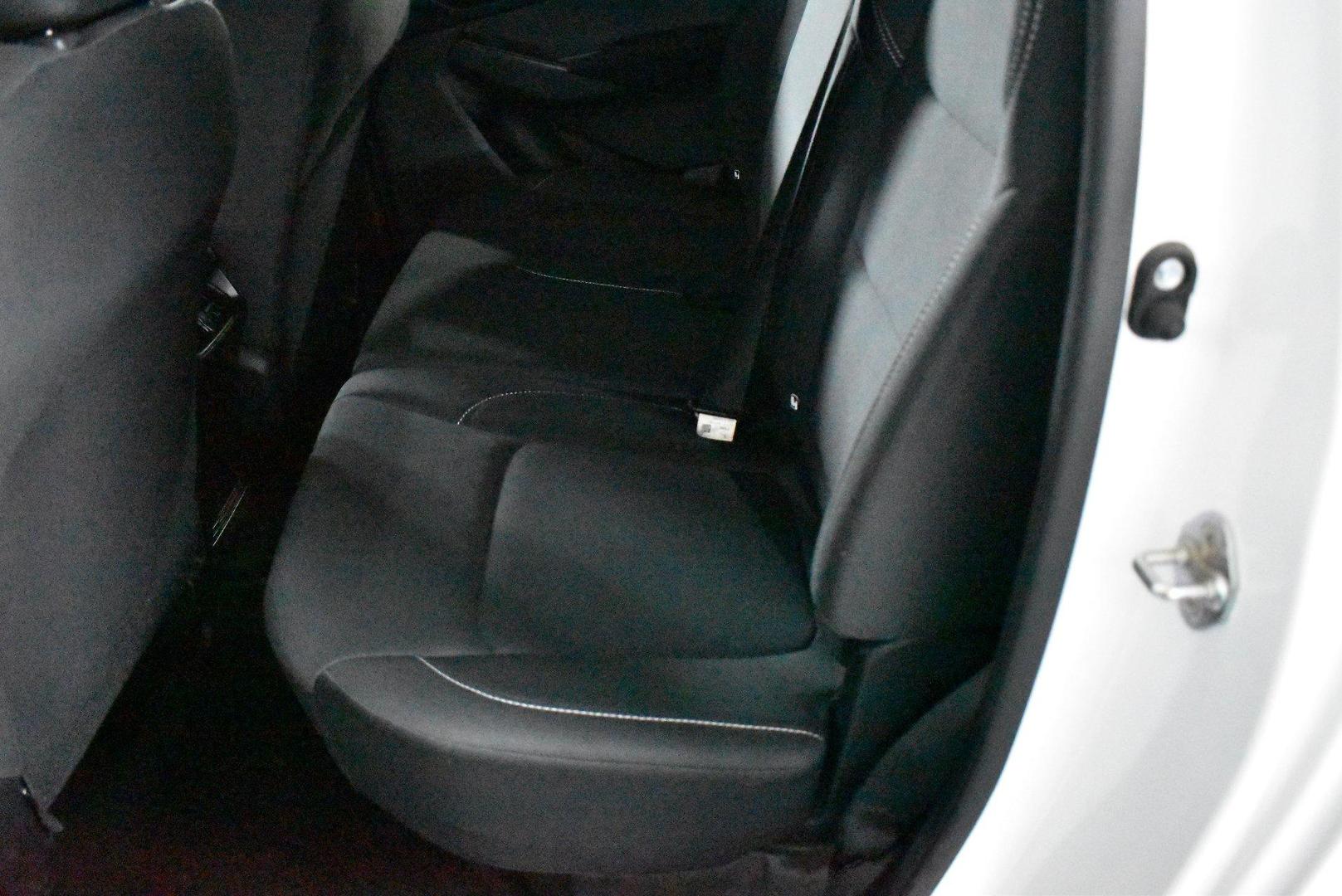 2022 Isuzu D-MAX SX — photo 8