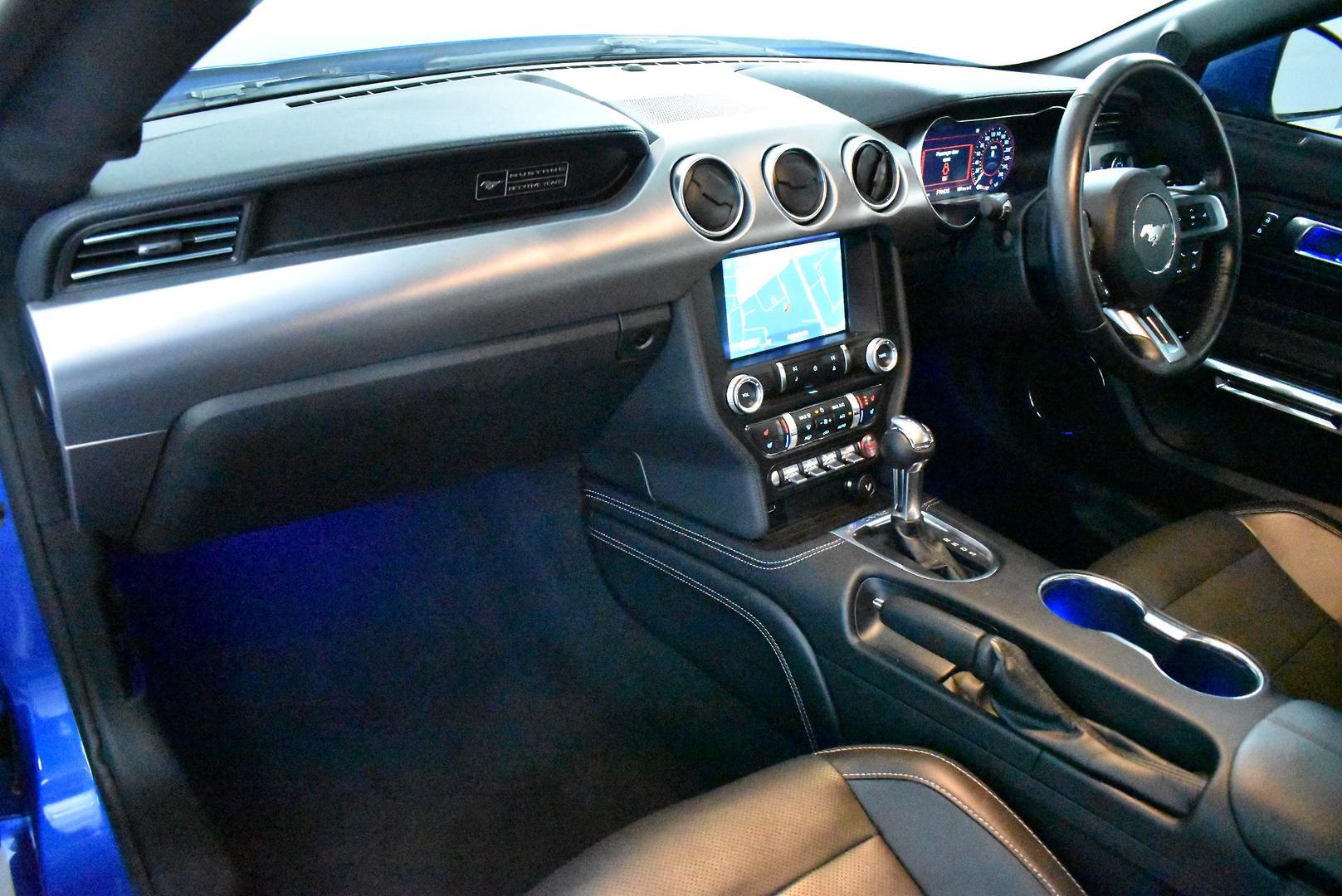 2020 Ford Mustang GT — photo 6