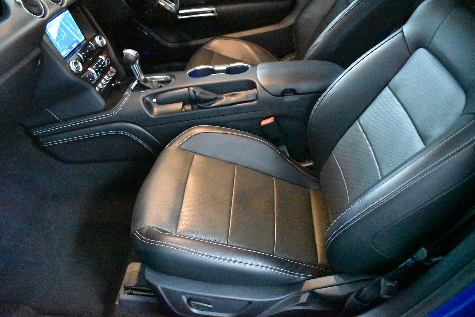 2020 Ford Mustang GT — photo 7