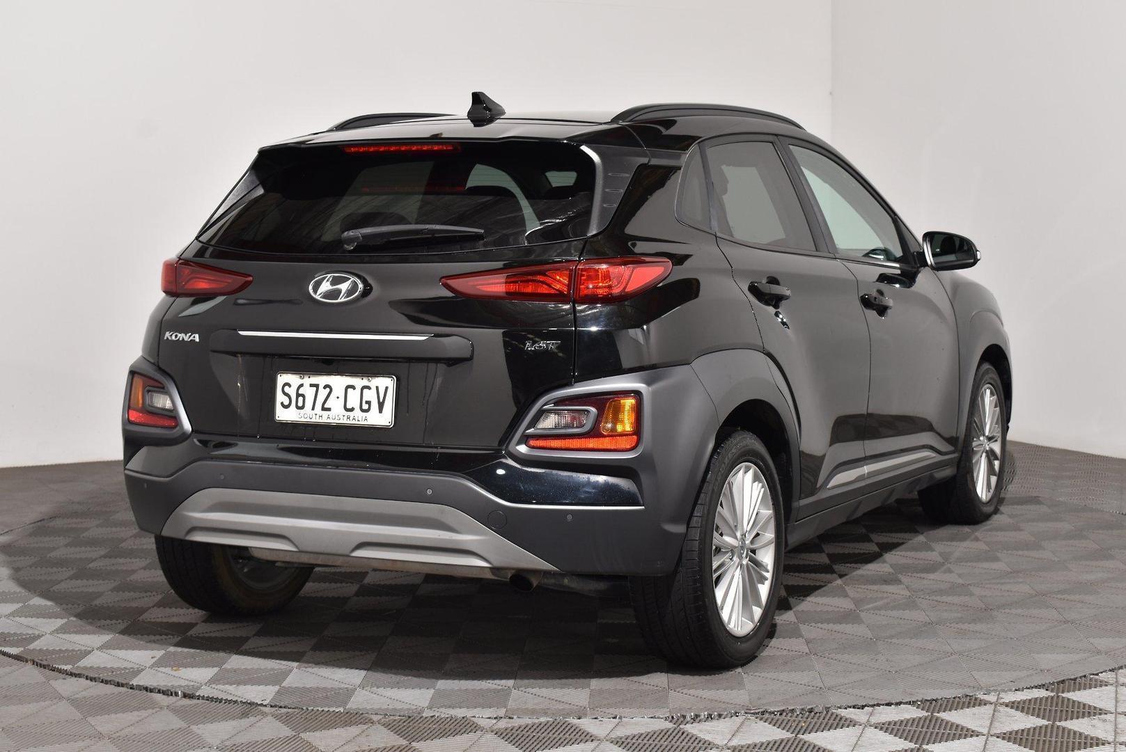 2020 Hyundai Kona Elite — photo 2