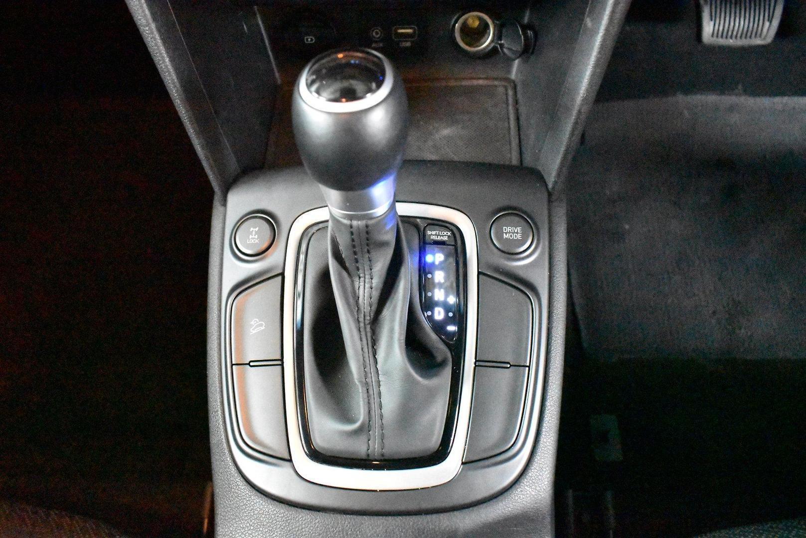 2020 Hyundai Kona Elite — photo 20