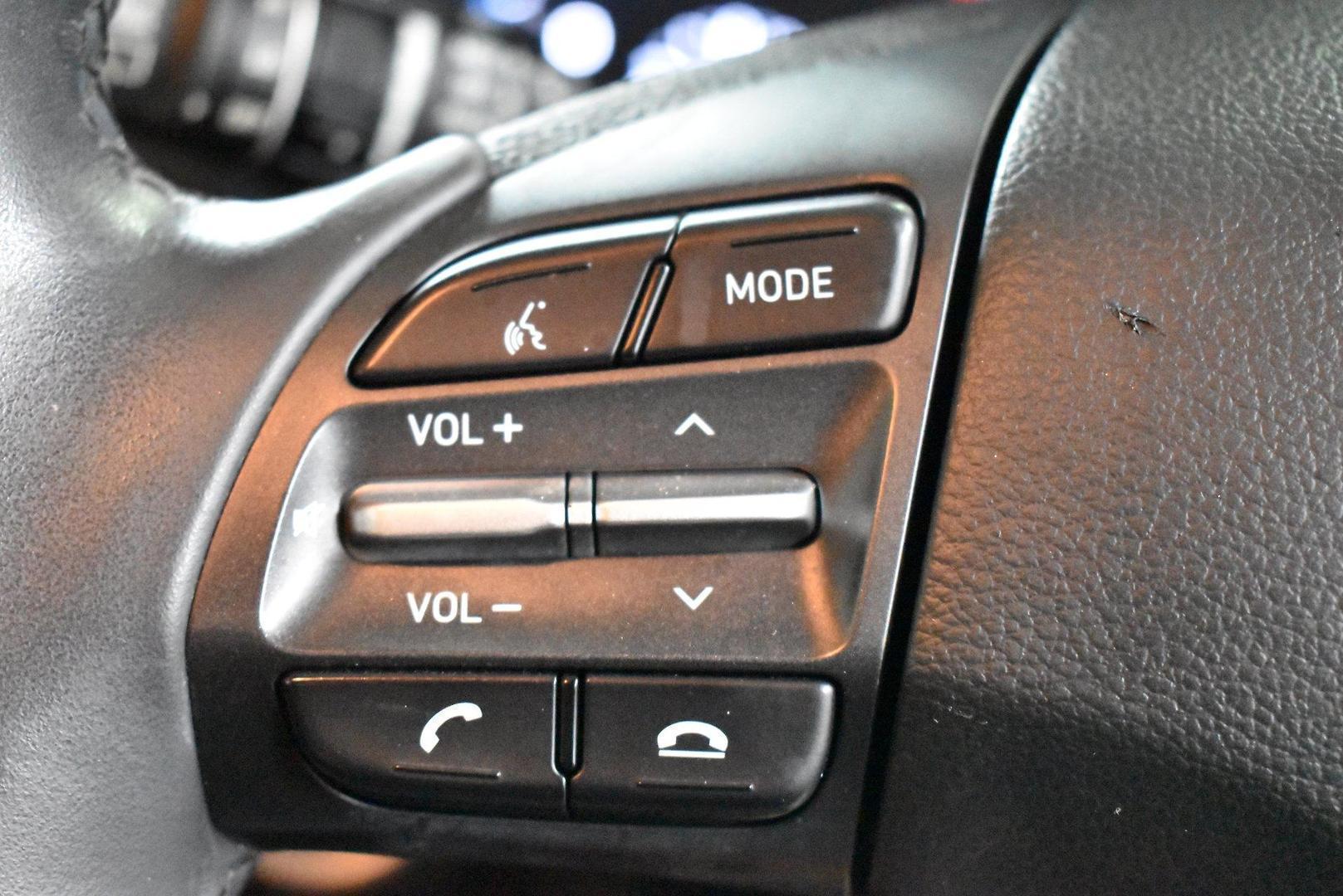 2020 Hyundai Kona Elite — photo 21