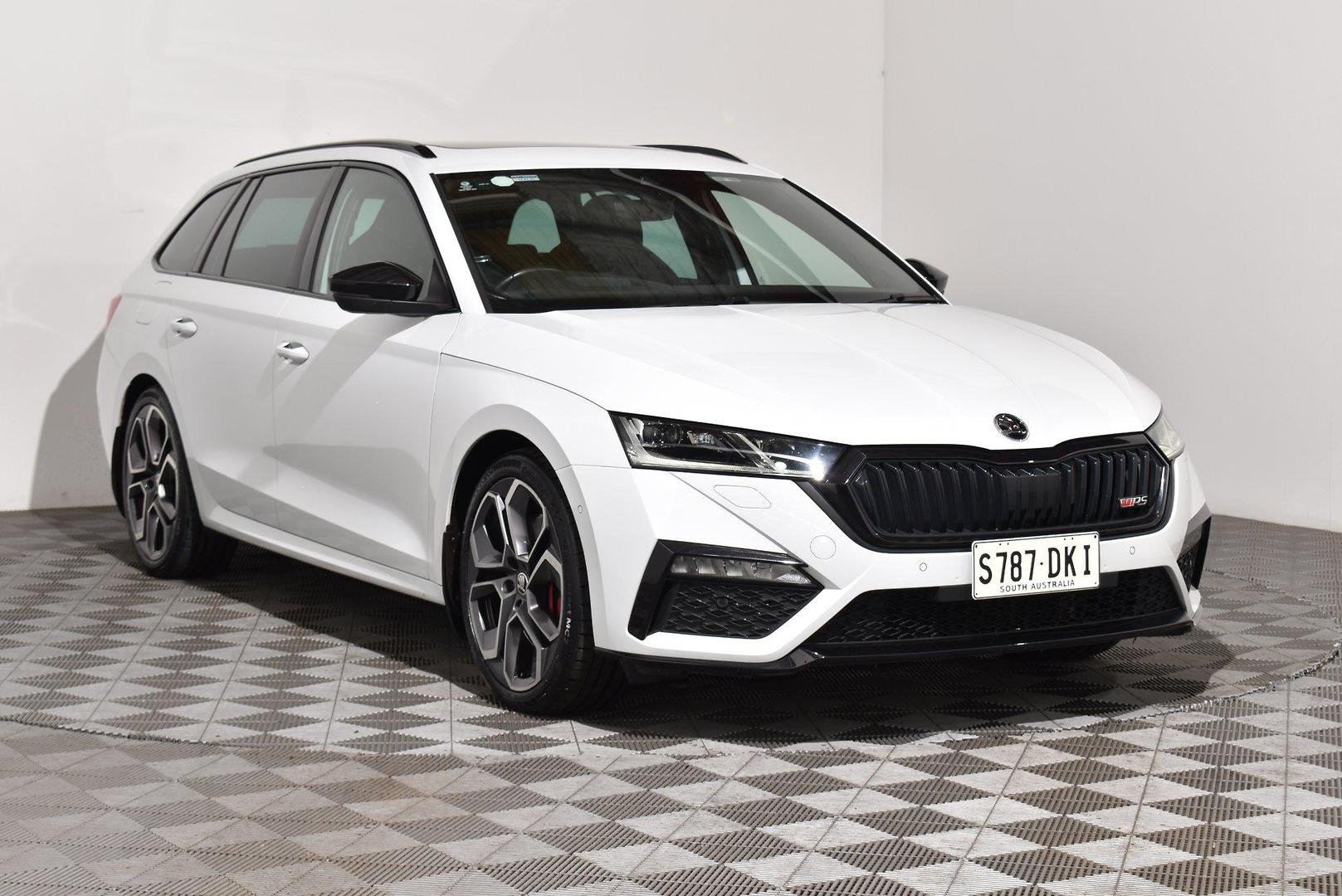 2021 SKODA Octavia RS — photo 1