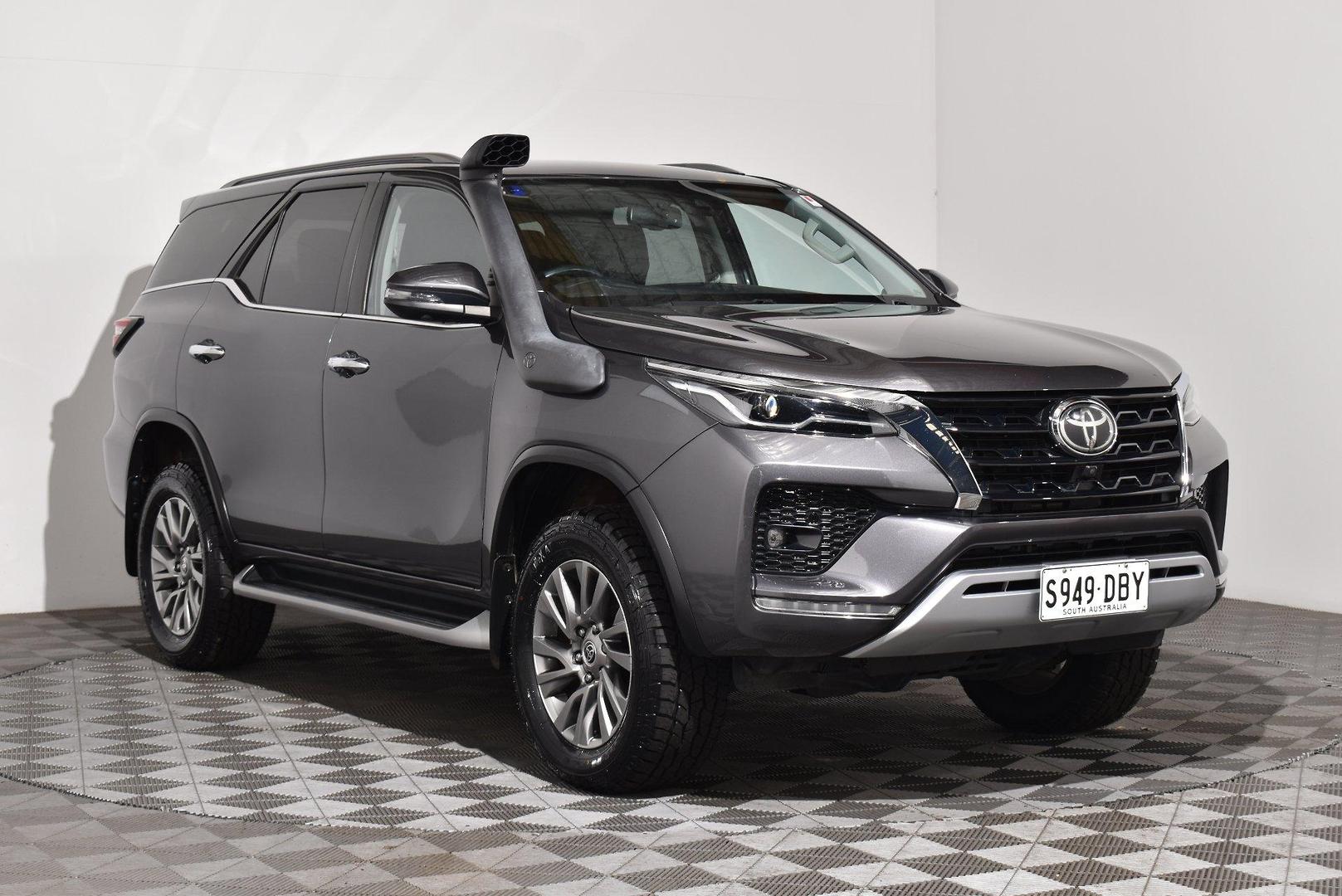 2022 Toyota Fortuner Crusade — photo 1