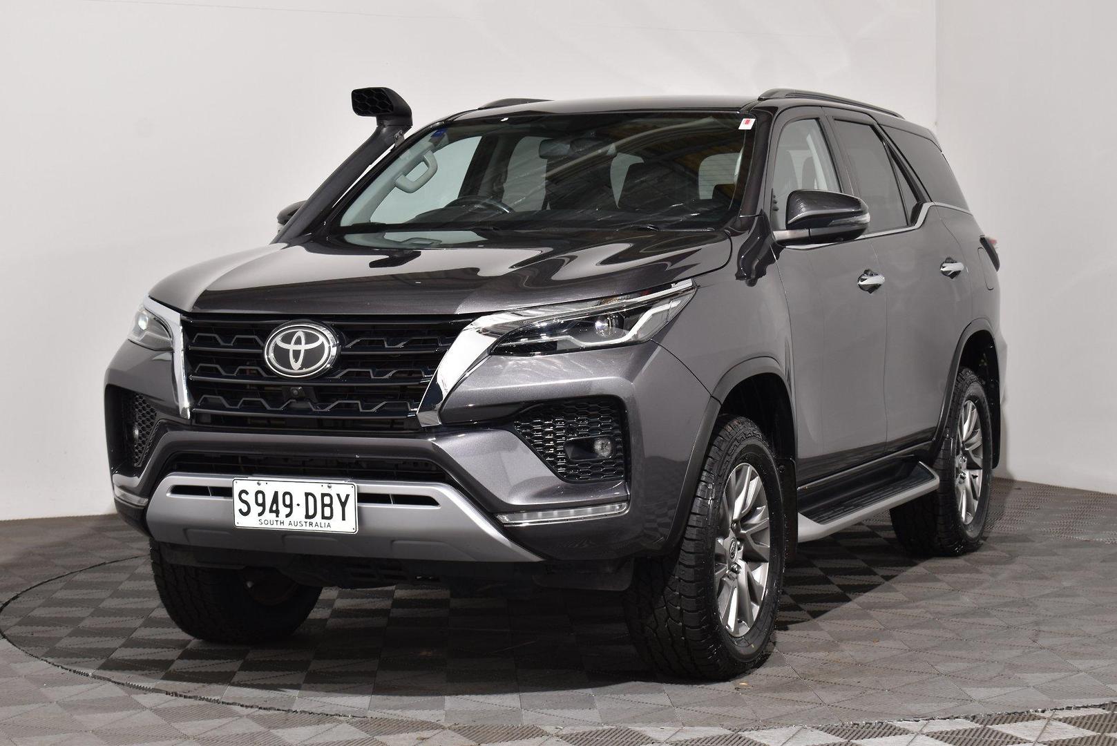 2022 Toyota Fortuner Crusade — photo 12