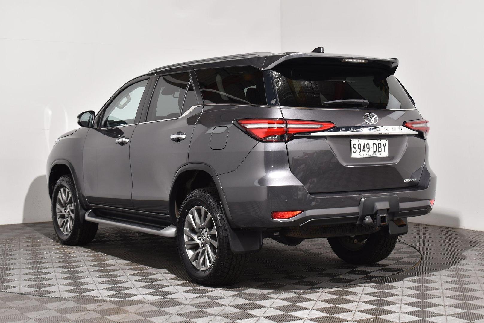 2022 Toyota Fortuner Crusade — photo 2