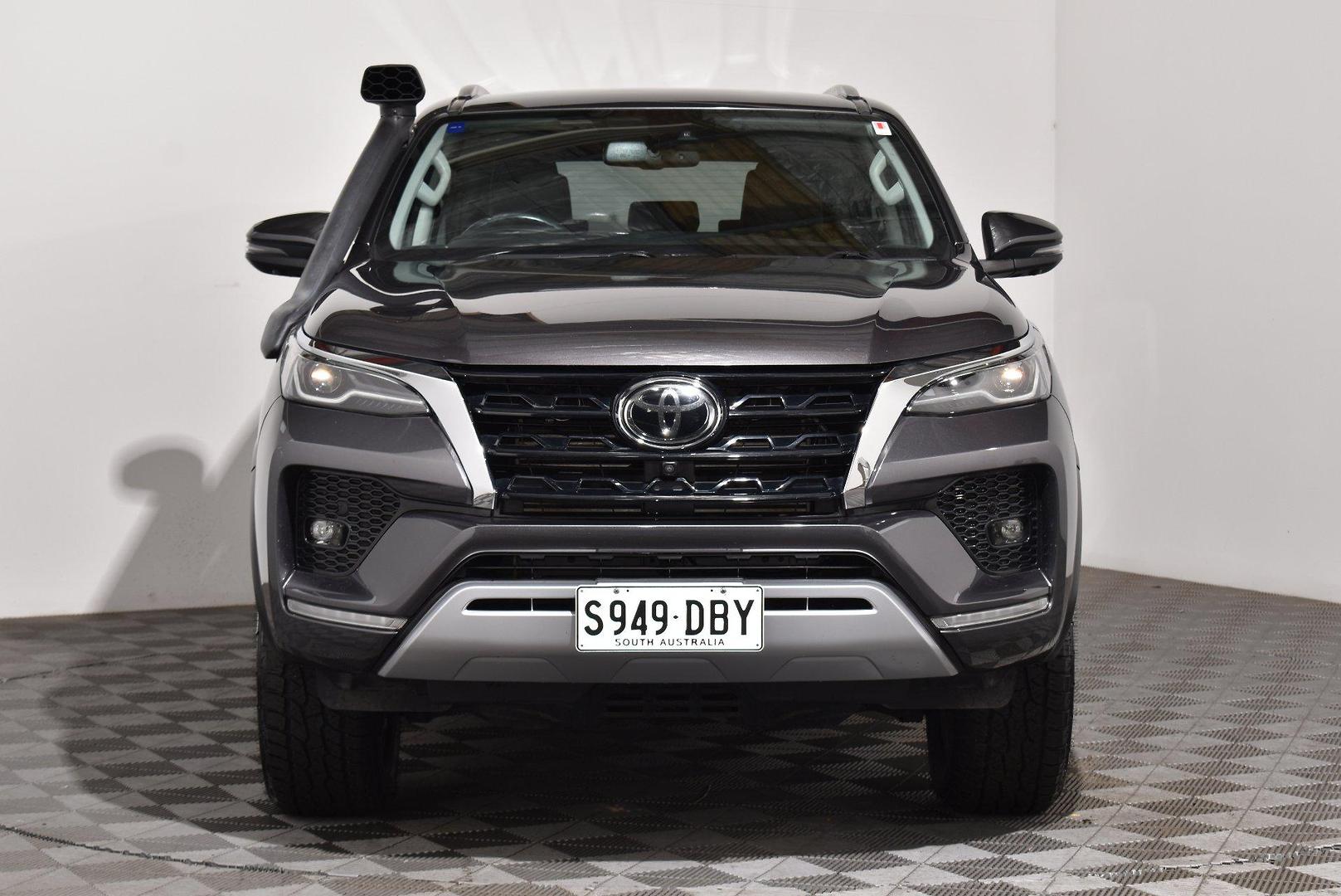 2022 Toyota Fortuner Crusade — photo 3