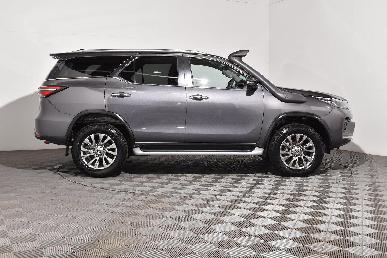 2022 Toyota Fortuner Crusade — photo 9