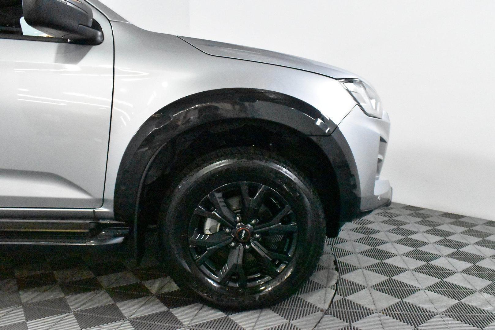 2023 Isuzu D-MAX XTERRAIN — photo 18