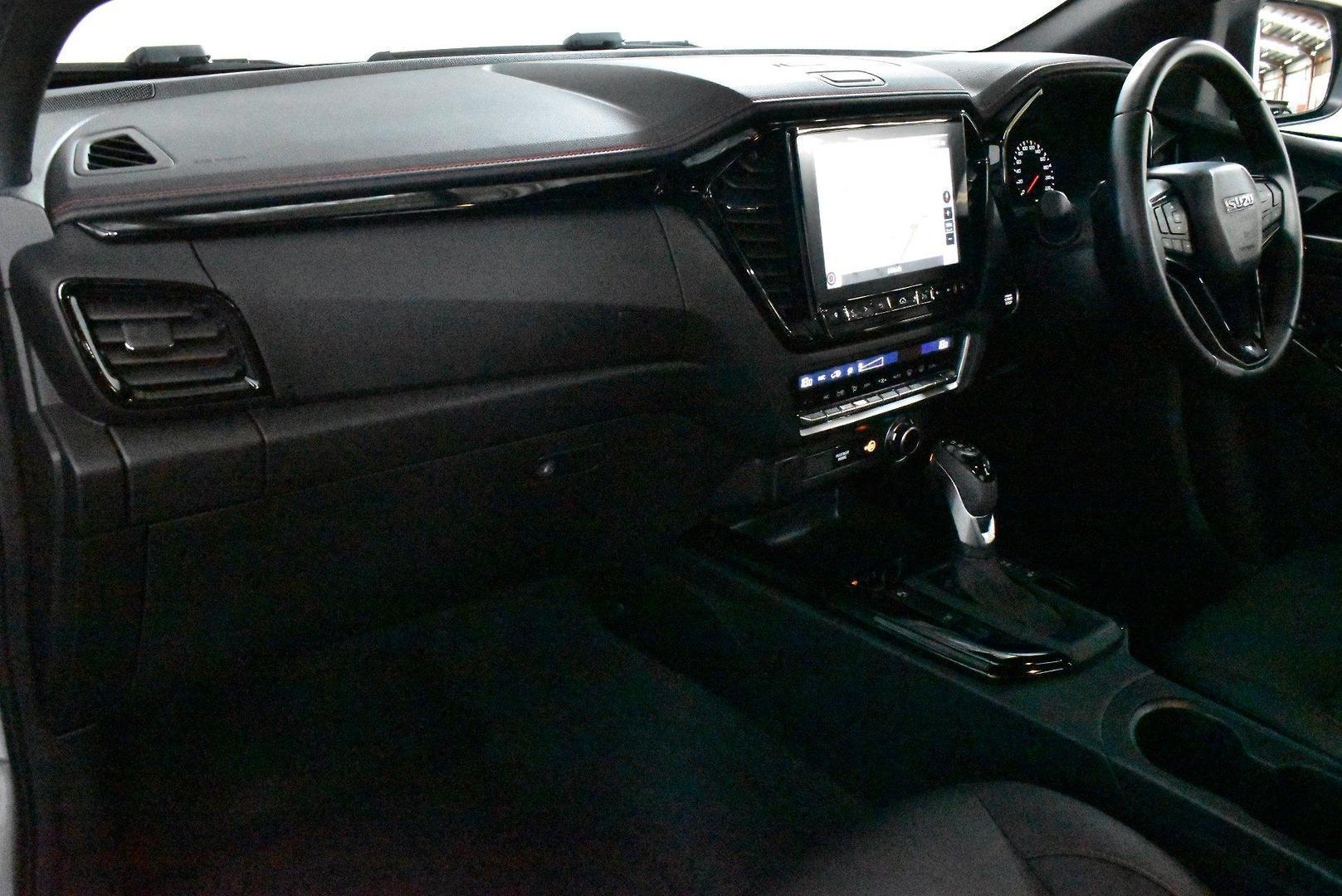 2023 Isuzu D-MAX XTERRAIN — photo 6