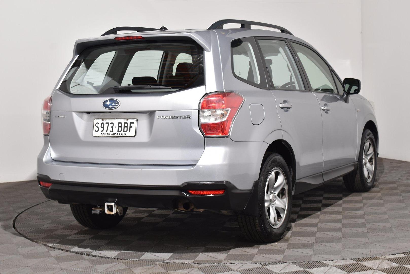 2014 Subaru Forester 25i — photo 14