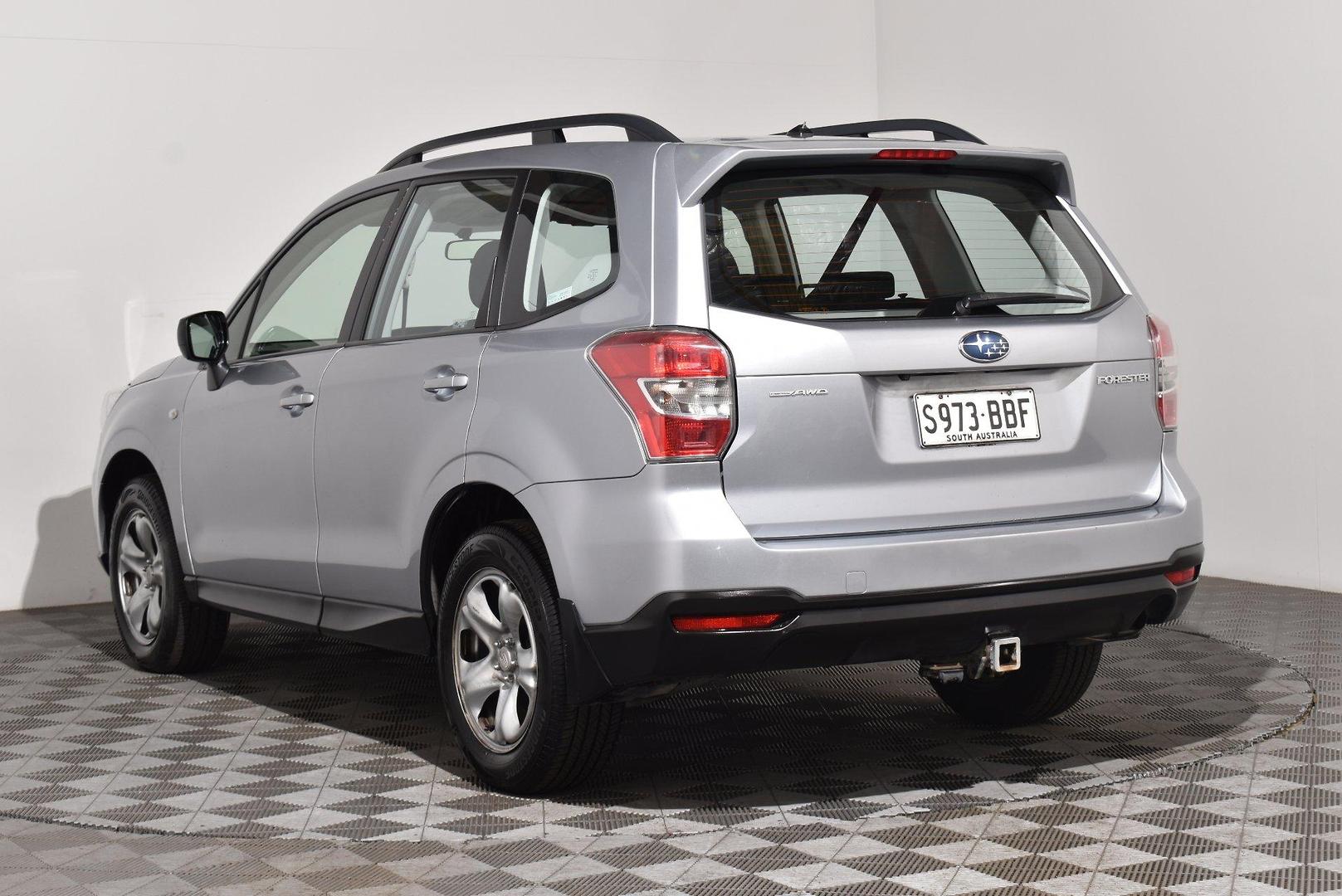 2014 Subaru Forester 25i — photo 2