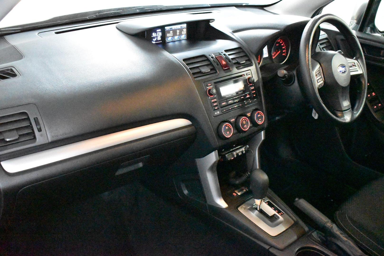2014 Subaru Forester 25i — photo 6