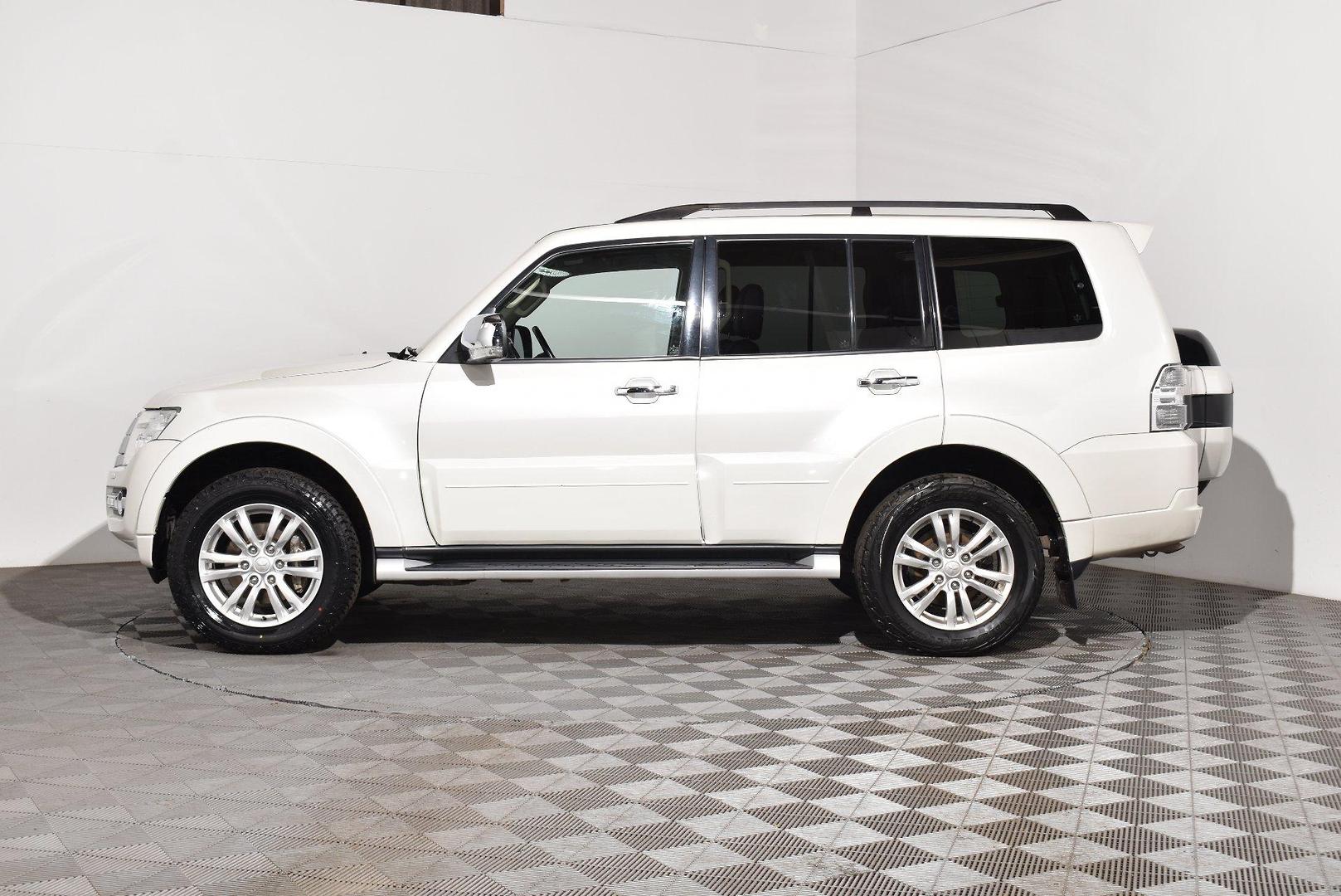 2019 Mitsubishi Pajero GLS — photo 11
