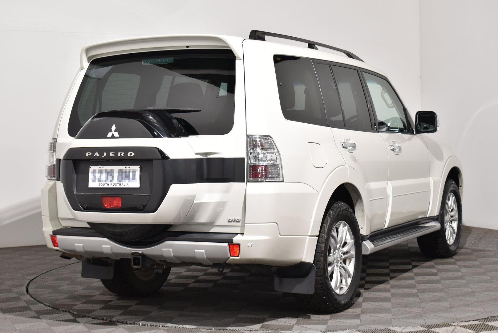 2019 Mitsubishi Pajero GLS — photo 14