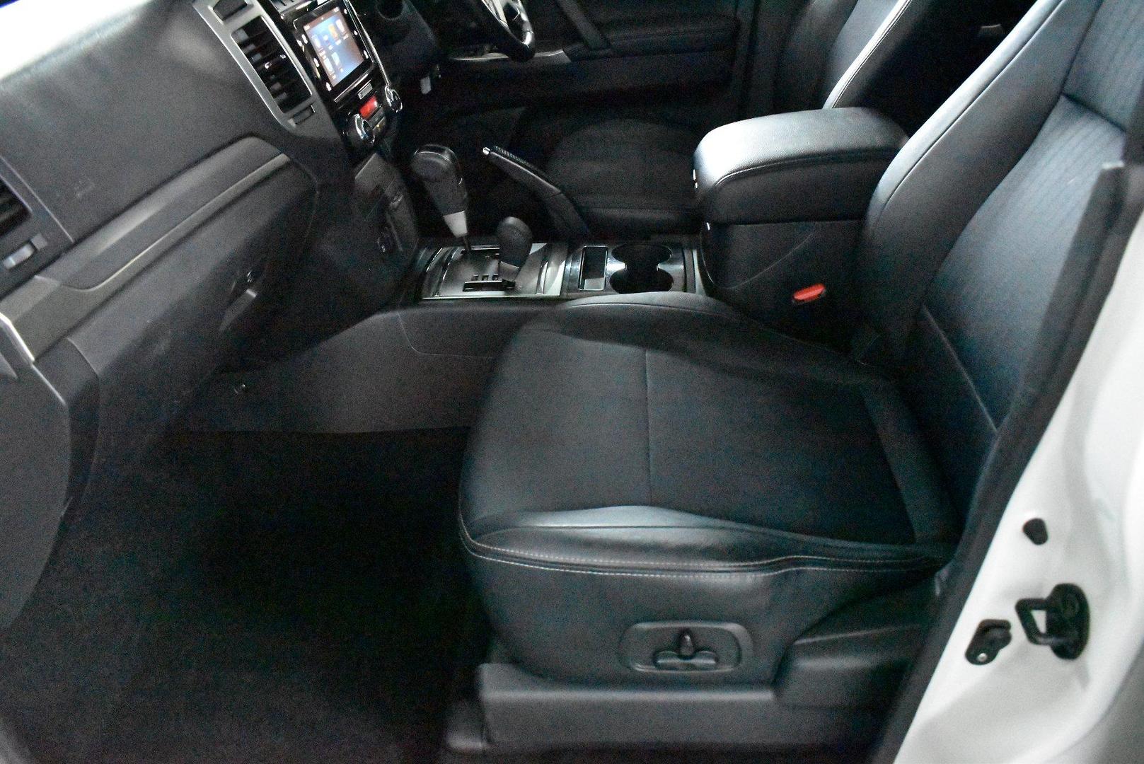 2019 Mitsubishi Pajero GLS — photo 7