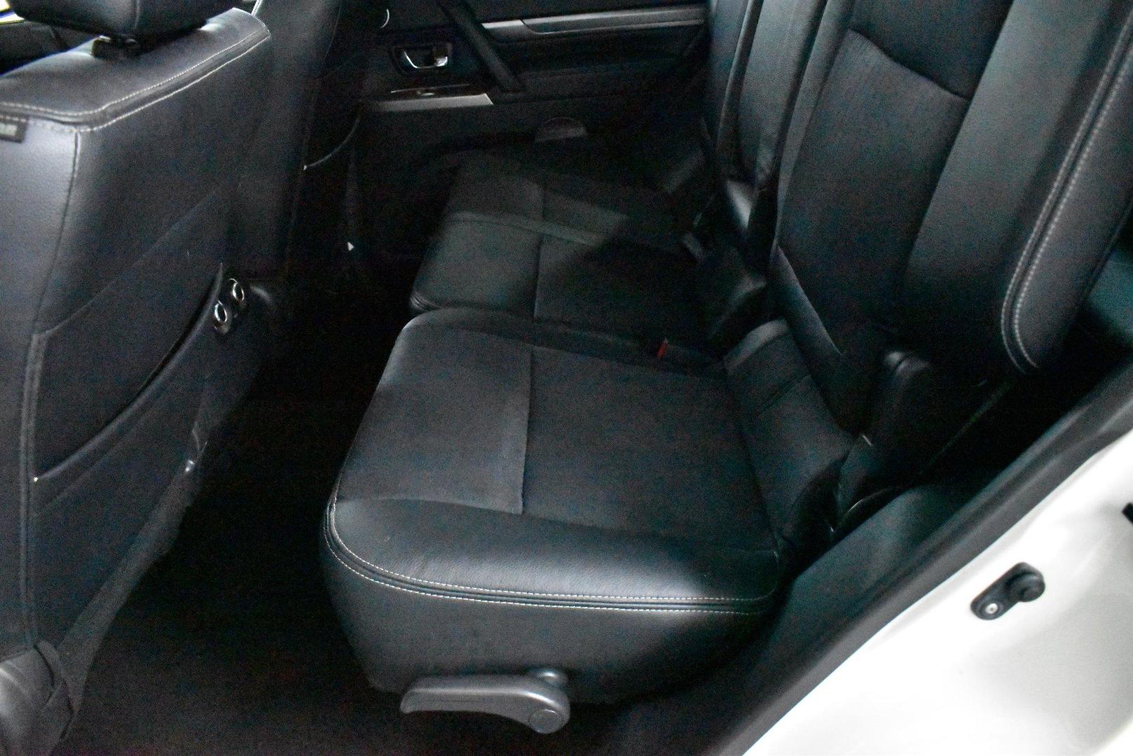 2019 Mitsubishi Pajero GLS — photo 8