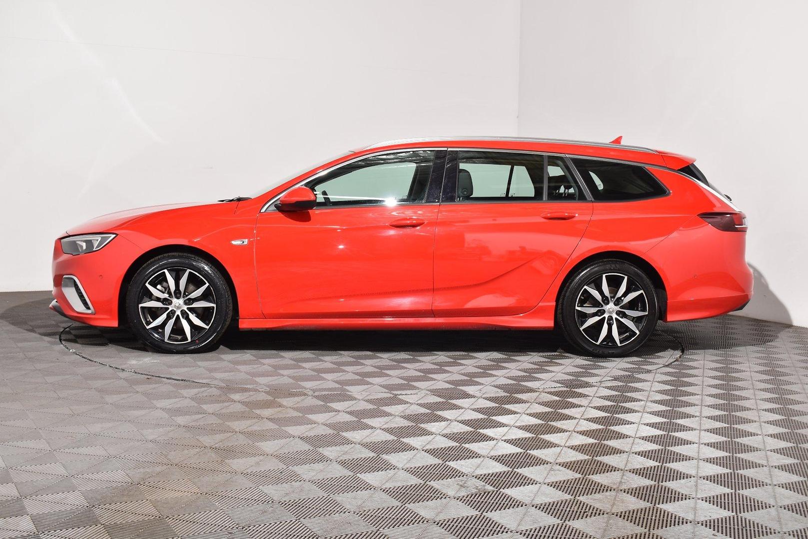 2018 Holden Commodore RS — photo 11