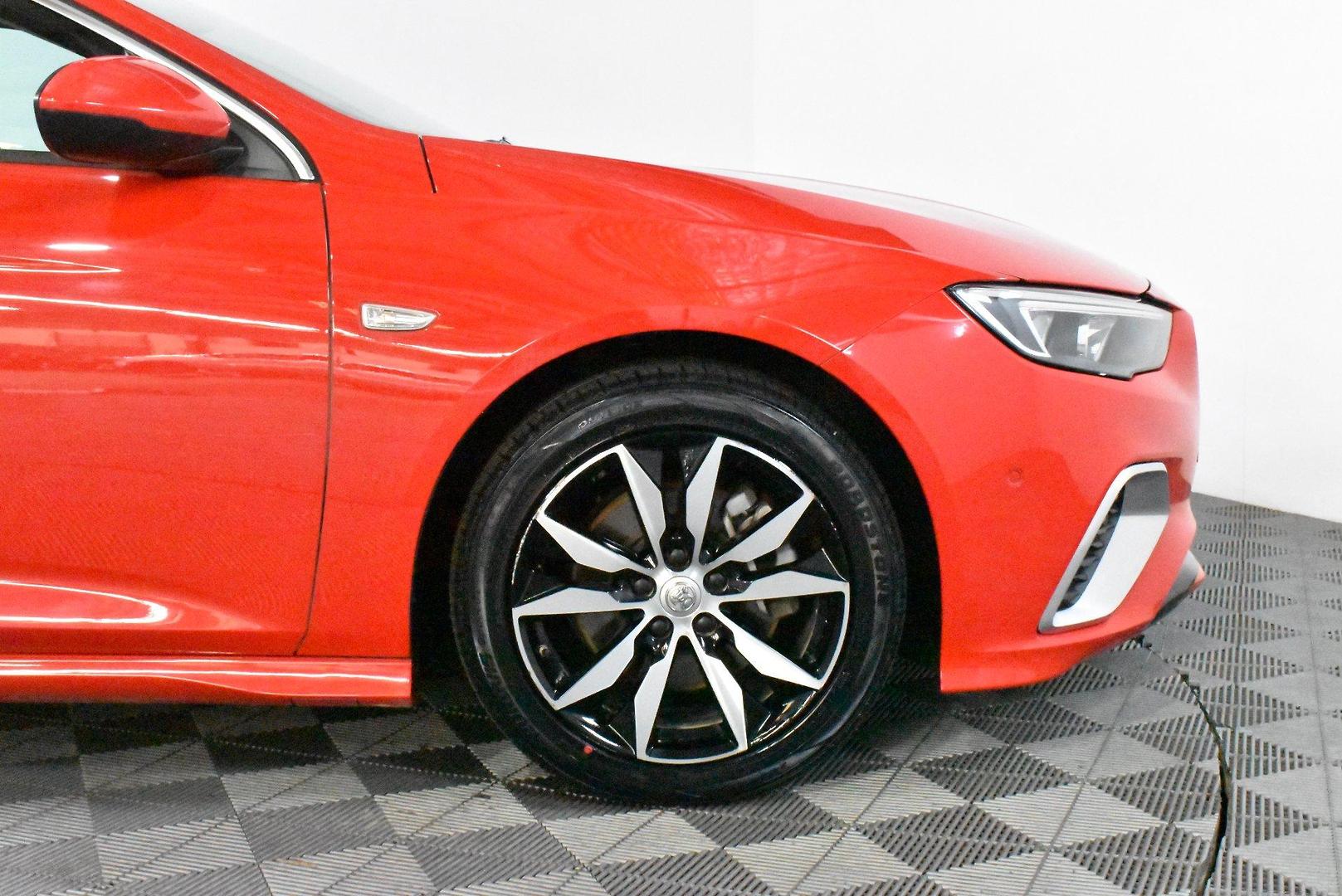2018 Holden Commodore RS — photo 18