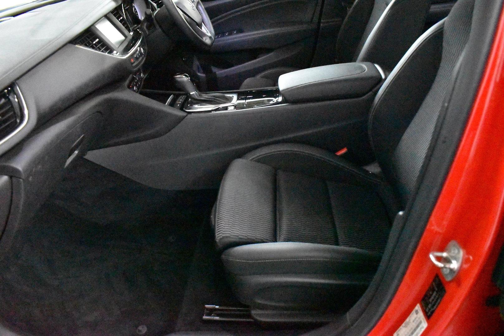 2018 Holden Commodore RS — photo 7