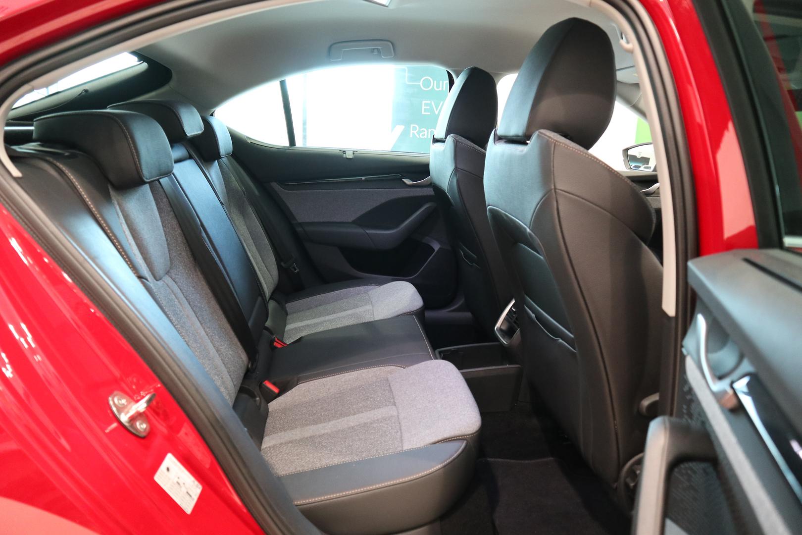 2025 SKODA Octavia 110TSI Select — photo 17