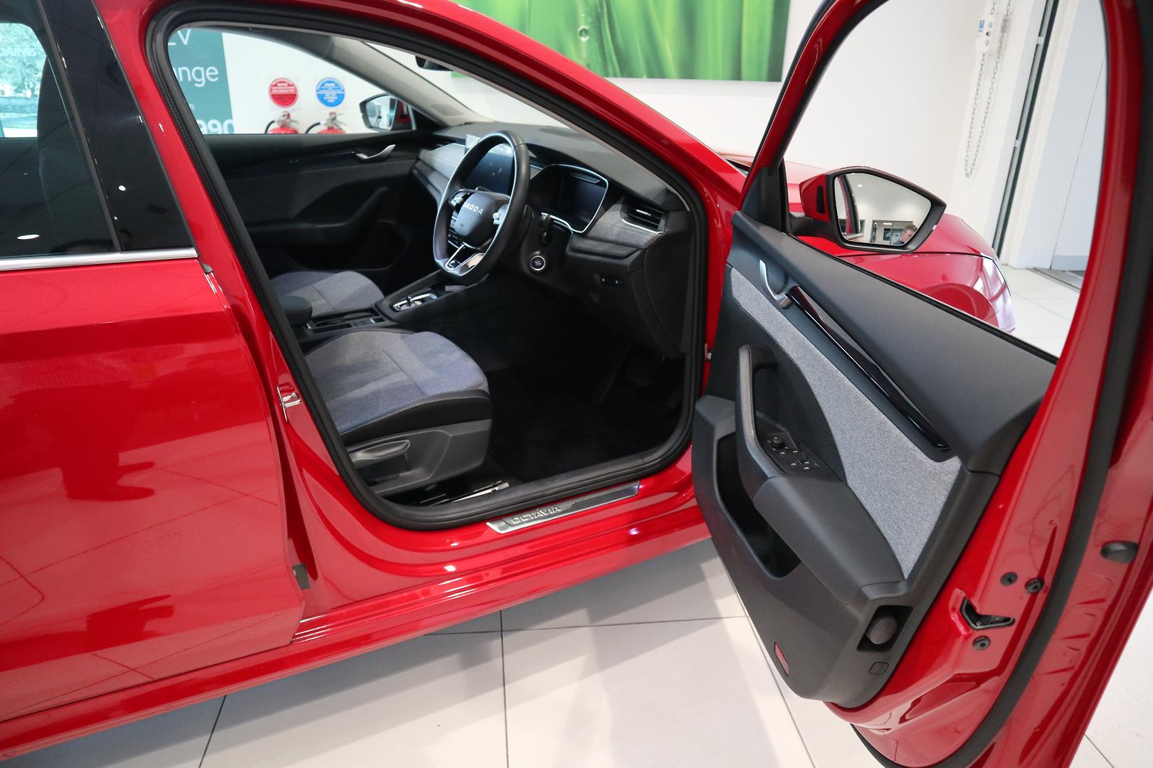 2025 SKODA Octavia 110TSI Select — photo 9