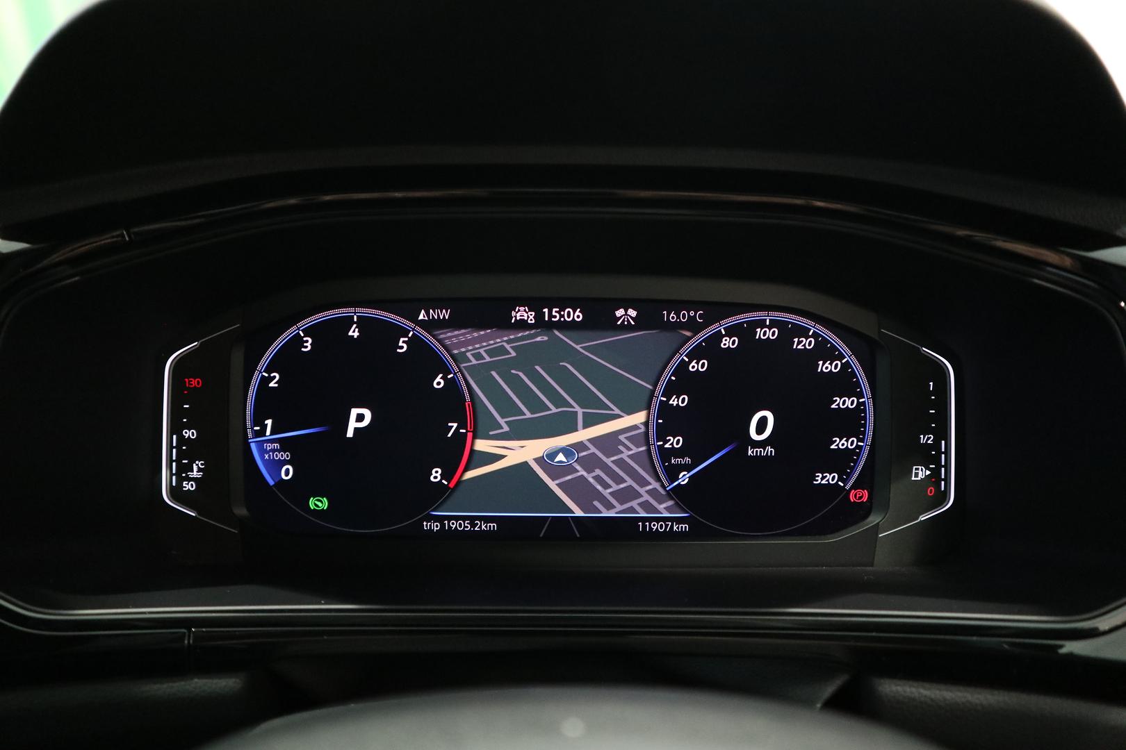 2023 Volkswagen T-Roc R — photo 10