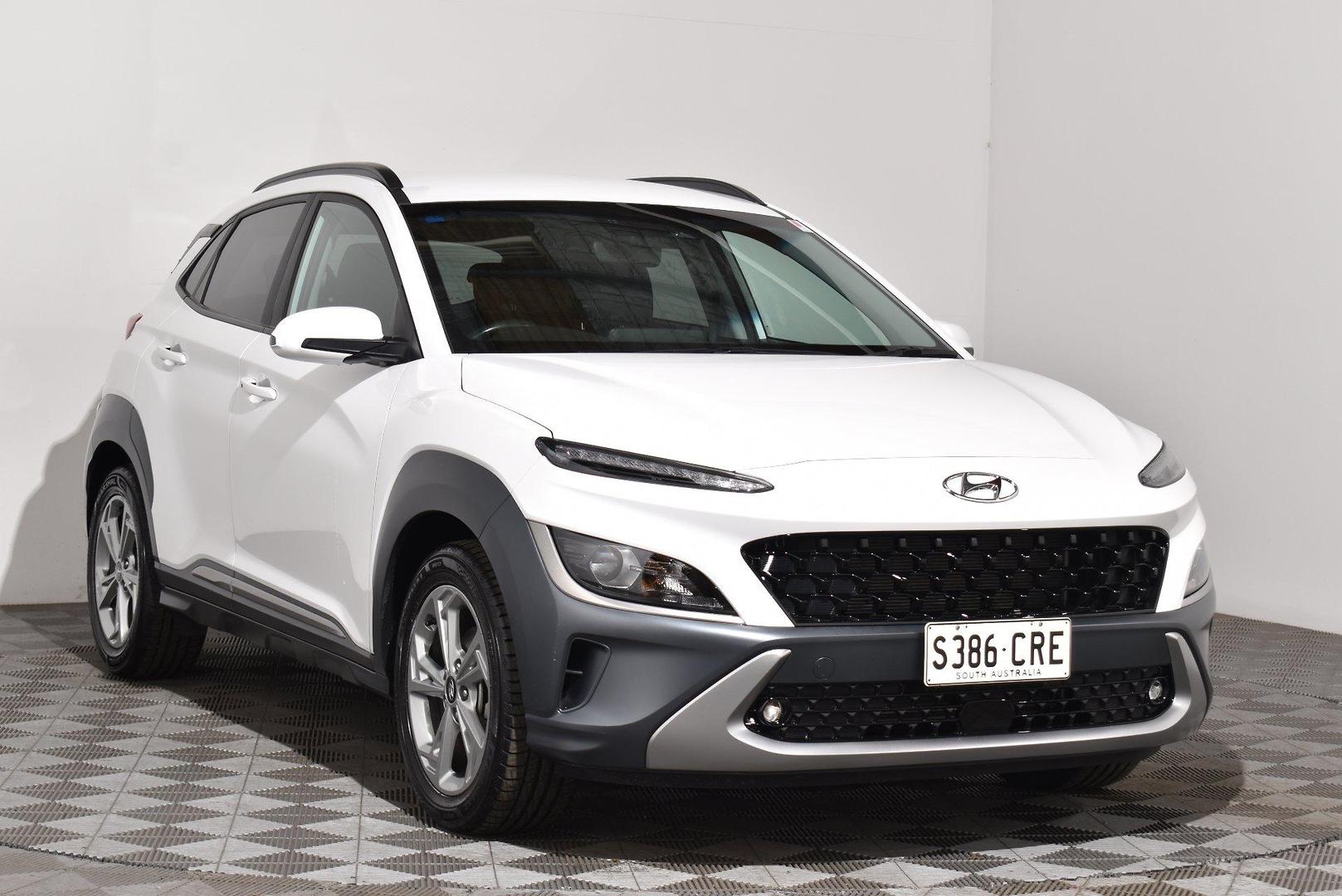 2022 Hyundai Kona Elite — photo 1 of 27