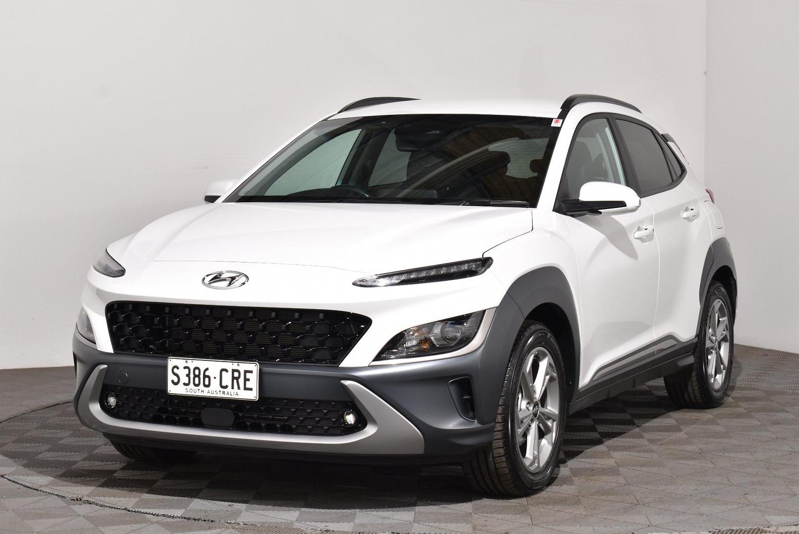 2022 Hyundai Kona Elite — photo 13 of 27