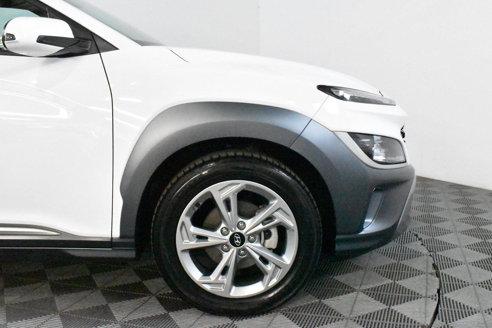 2022 Hyundai Kona Elite — photo 18 of 27