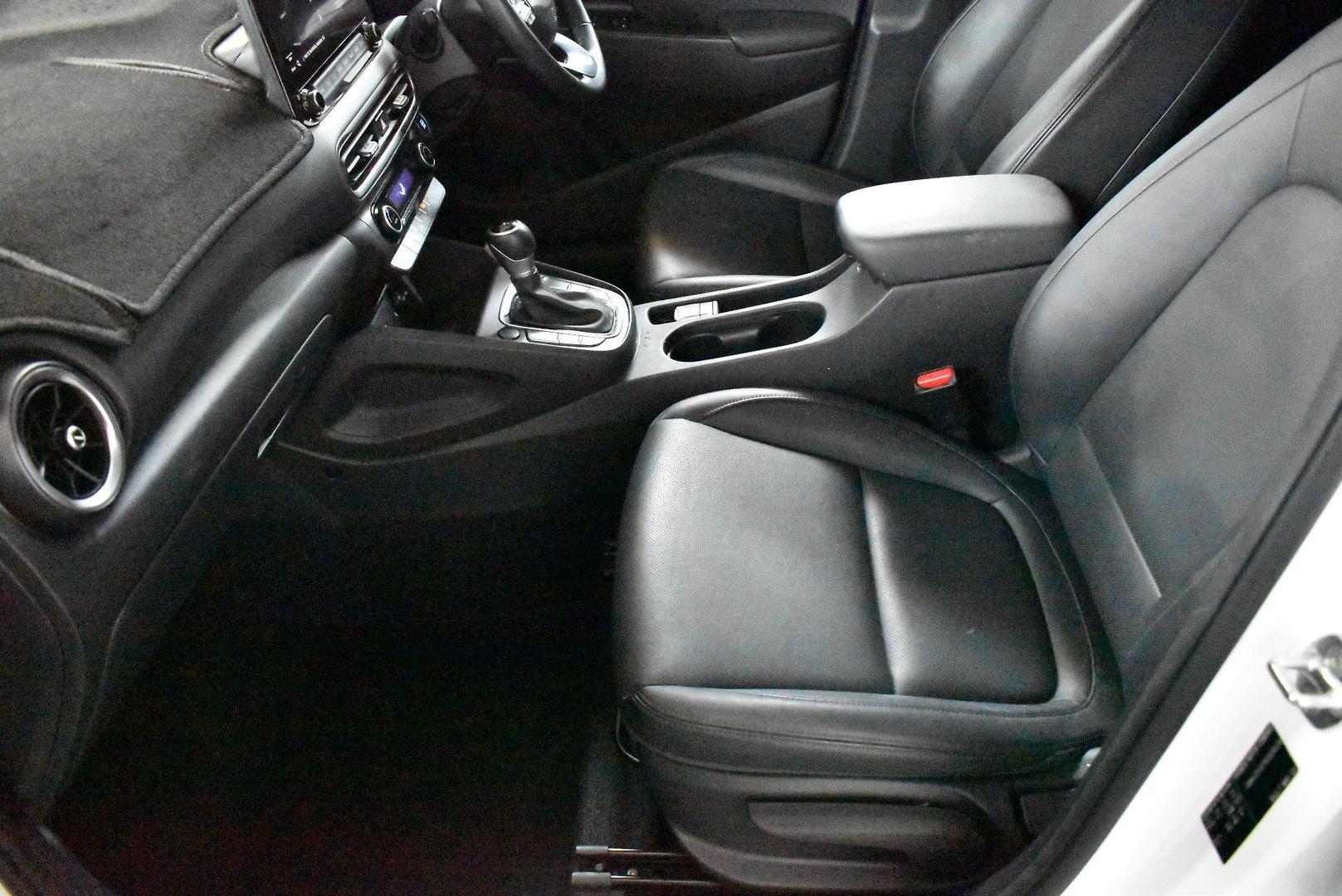 2022 Hyundai Kona Elite — photo 7 of 27
