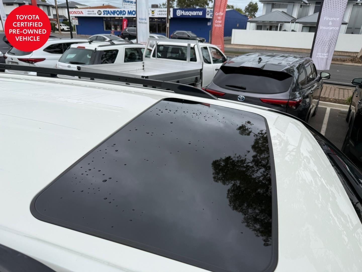 2023 Toyota Landcruiser Sahara — photo 13