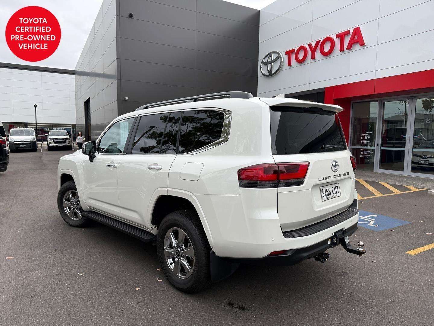 2023 Toyota Landcruiser Sahara — photo 3