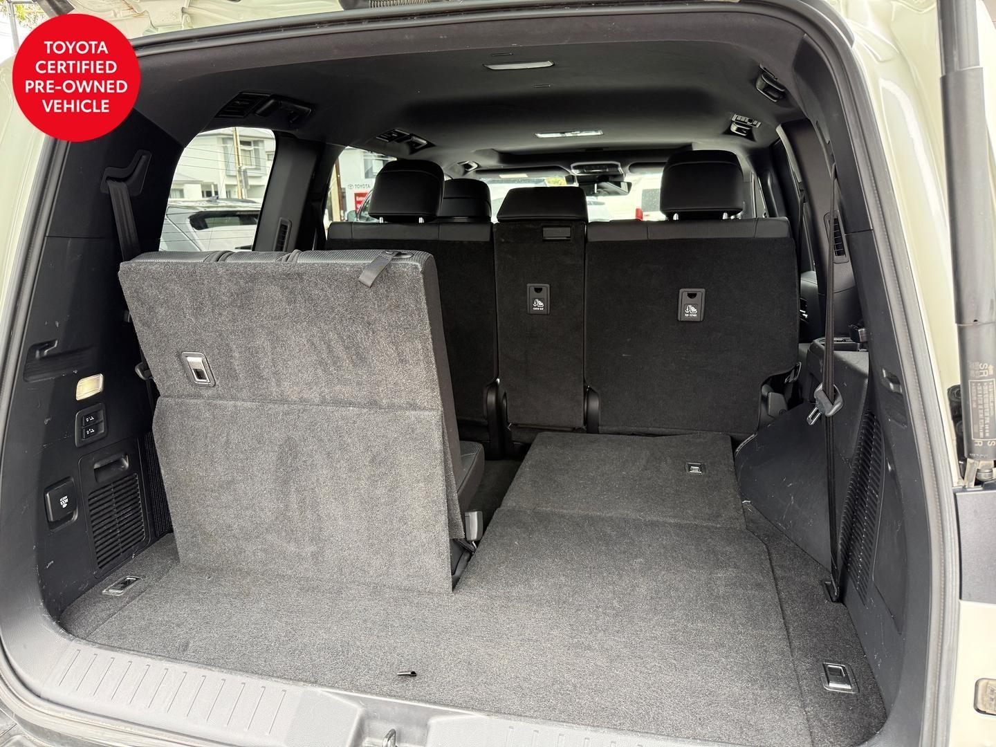 2023 Toyota Landcruiser Sahara — photo 5