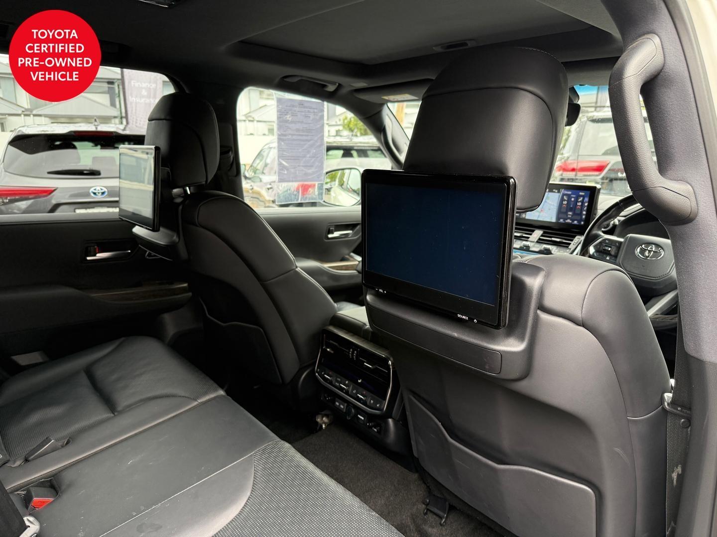 2023 Toyota Landcruiser Sahara — photo 7