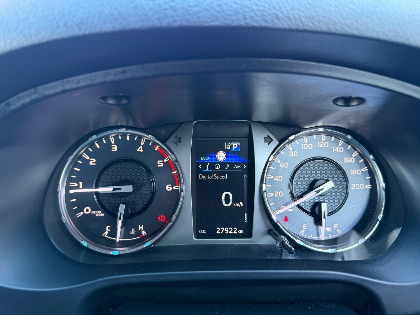 2024 Toyota Hilux SR5 48V — photo 8