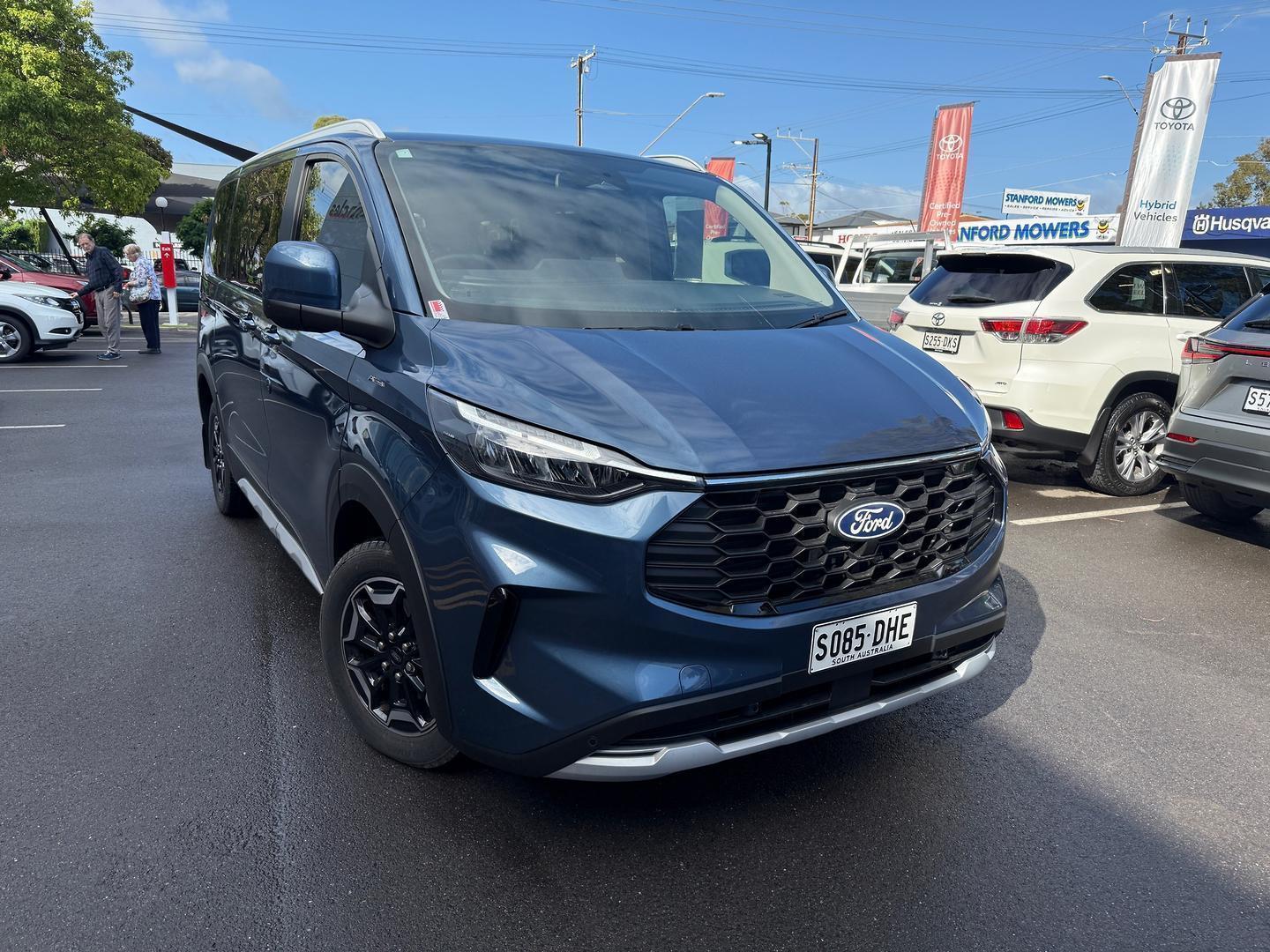 2024 Ford Tourneo Active — photo 1