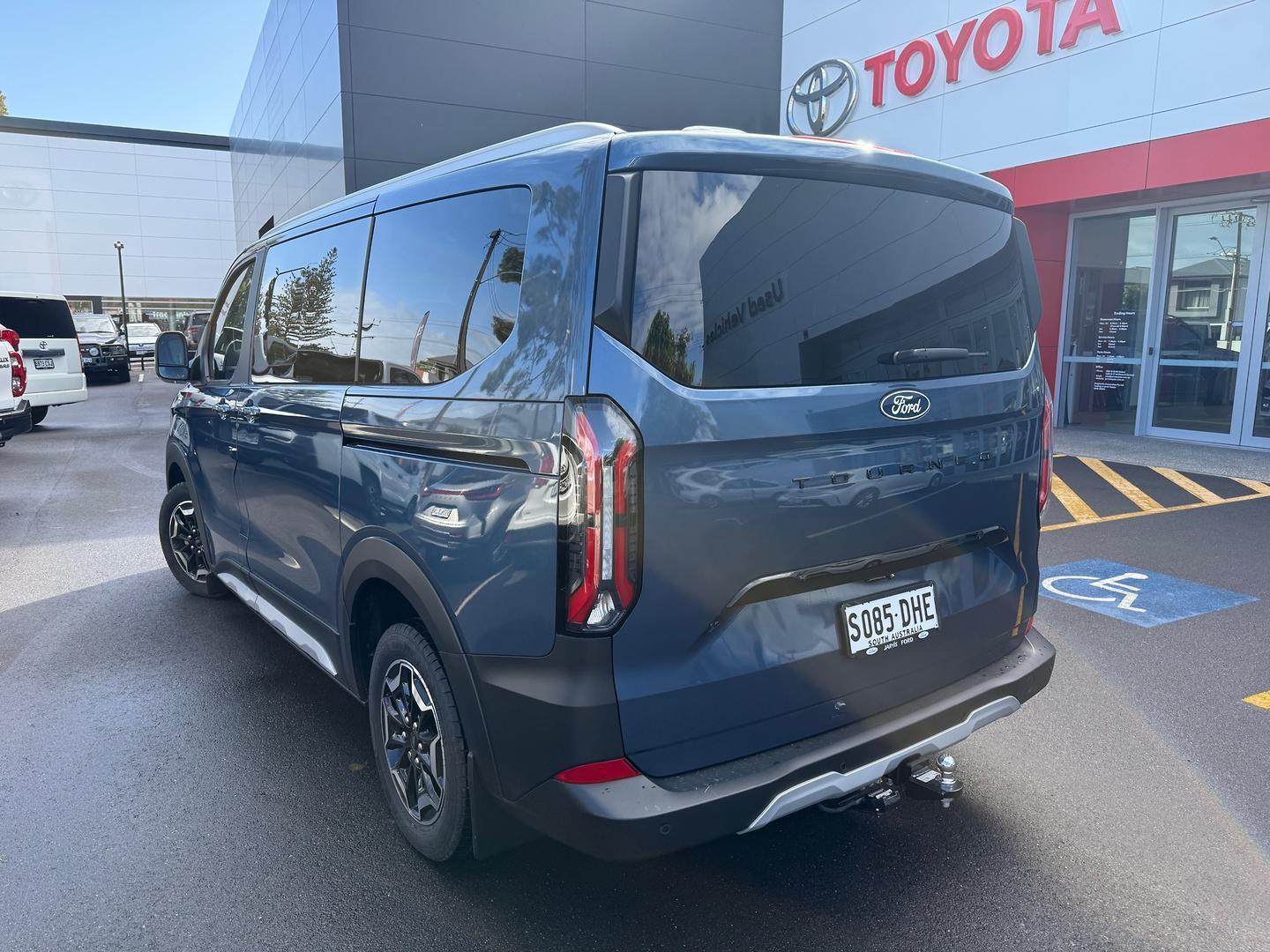 2024 Ford Tourneo Active — photo 3