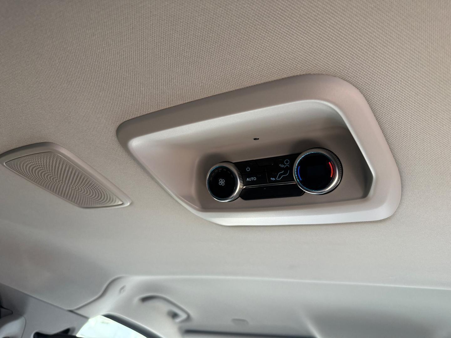 2024 Ford Tourneo Active — photo 8