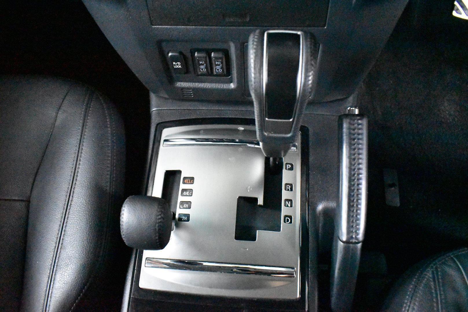 2018 Mitsubishi Pajero Exceed — photo 20