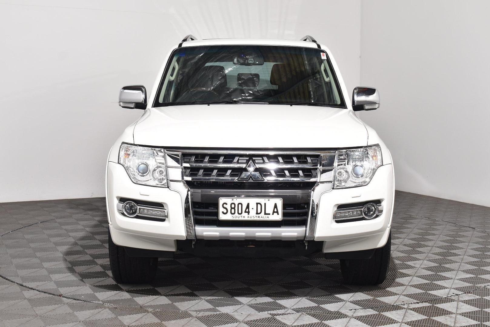 2018 Mitsubishi Pajero Exceed — photo 3