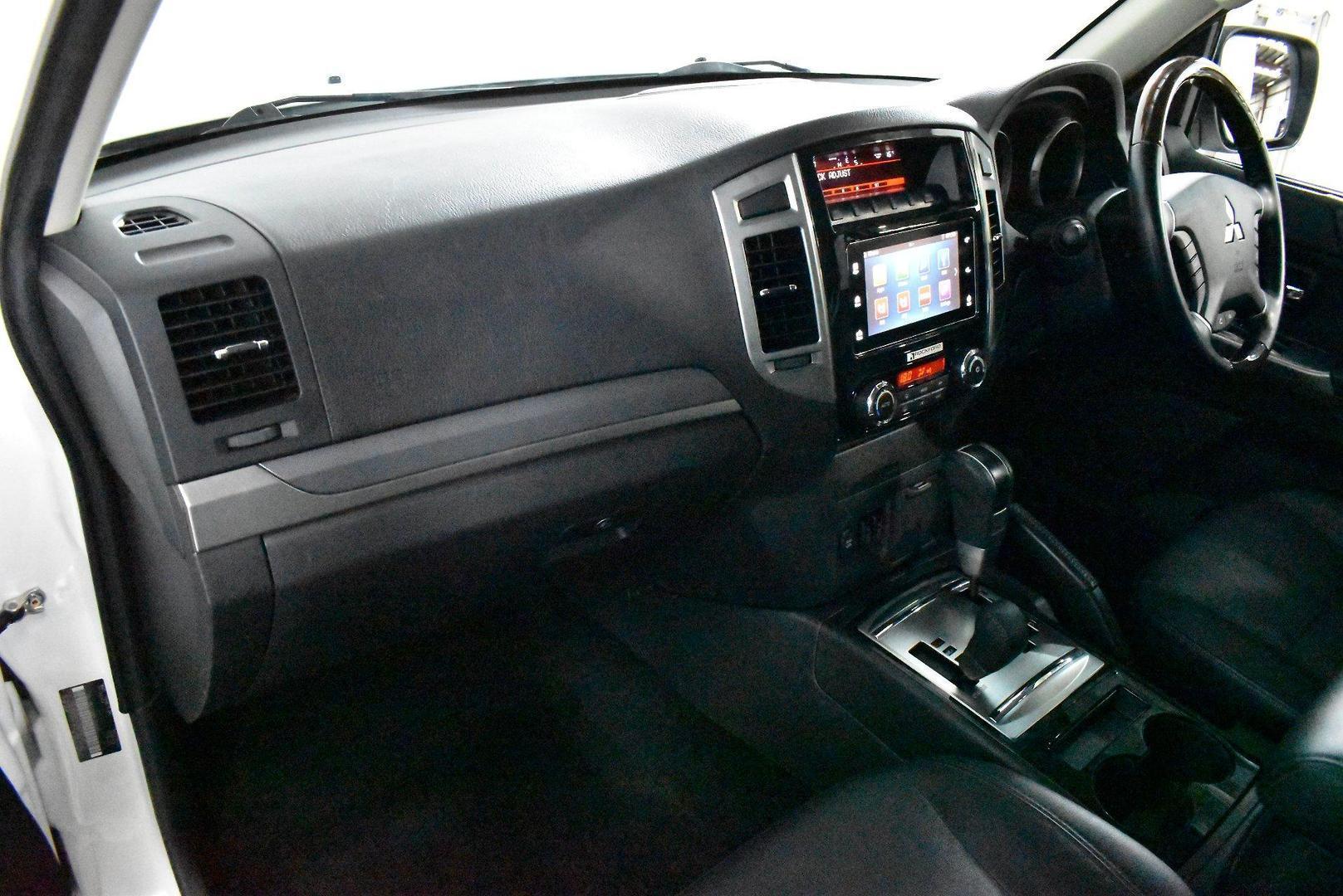 2018 Mitsubishi Pajero Exceed — photo 6