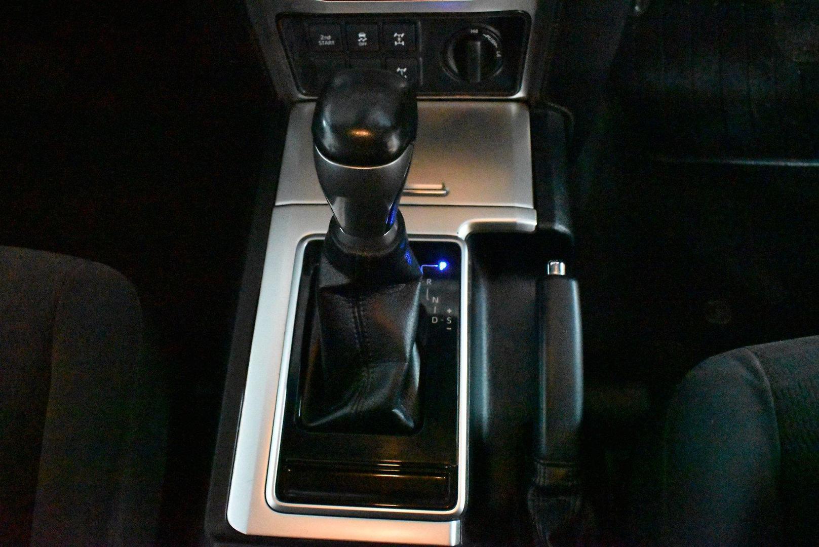 2019 Toyota Landcruiser Prado GXL — photo 19