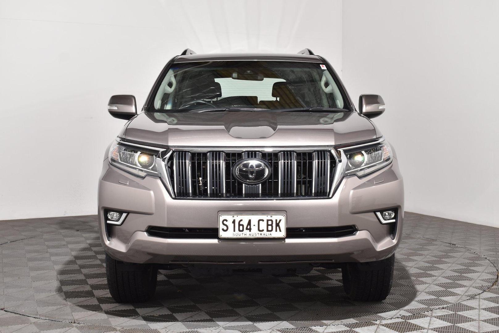 2019 Toyota Landcruiser Prado GXL — photo 3